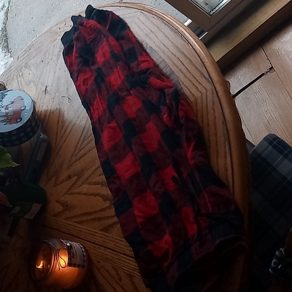 Old navy buffalo plaid cuffed flannel joggers sweatpants pajamas pjs - Picture 2 of 6